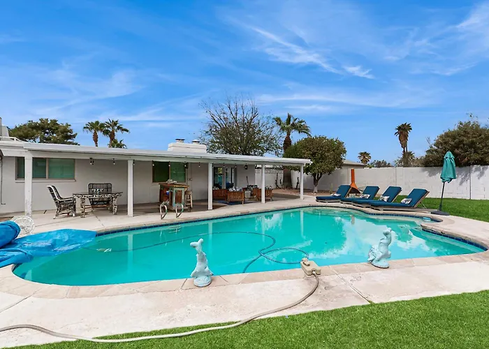Lounge Poolside: Gem W/ Game Room! *