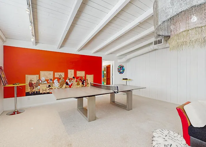 Lounge Poolside: Gem W/ Game Room! Holiday home Scottsdale