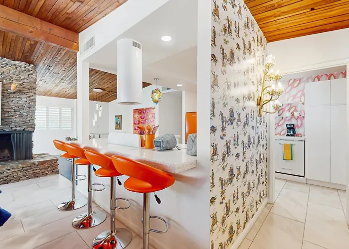 Holiday home Lounge Poolside: Gem W/ Game Room!